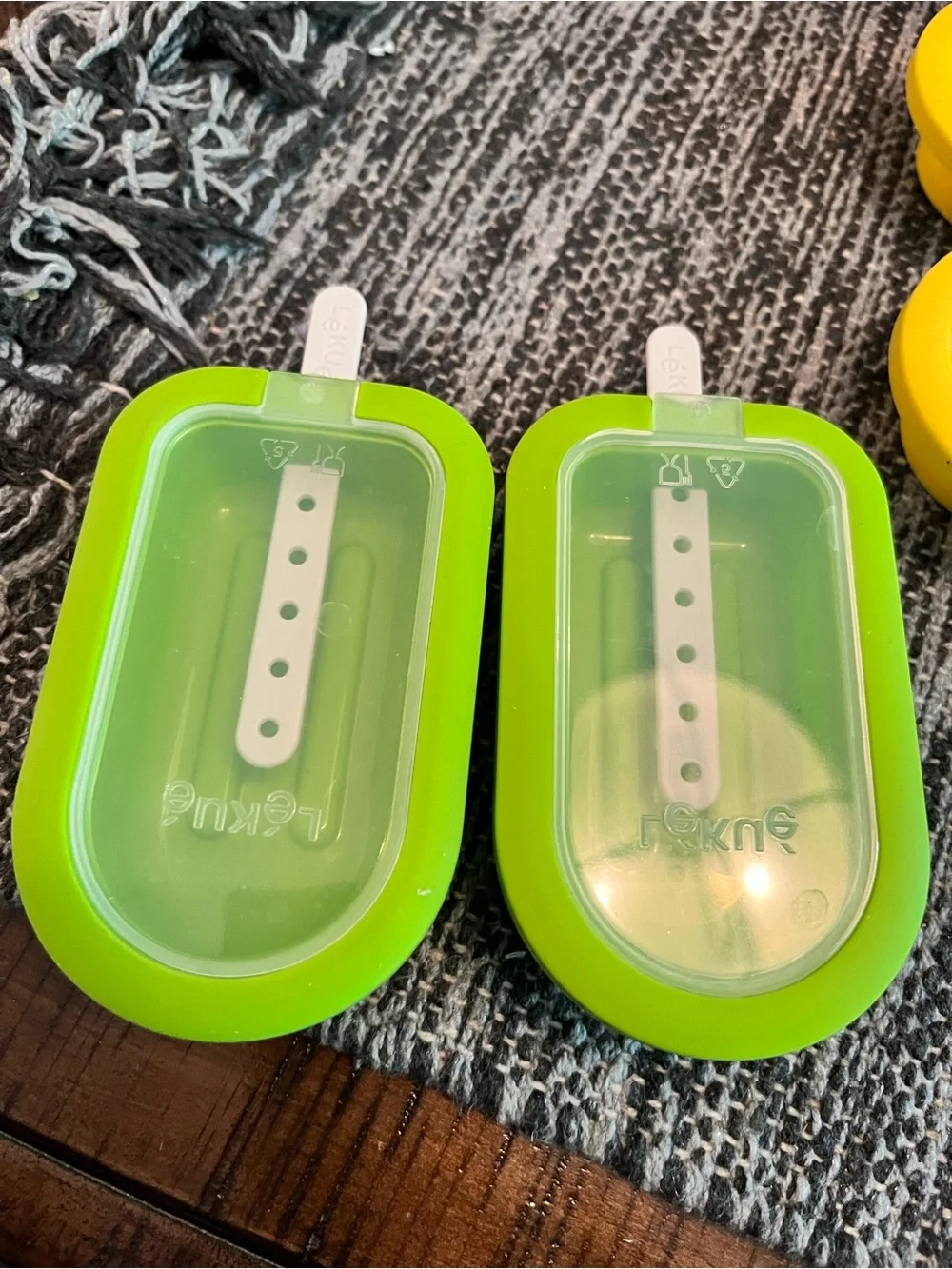 Lékué Stackable Popsicle colorful plastic silicone molds lot